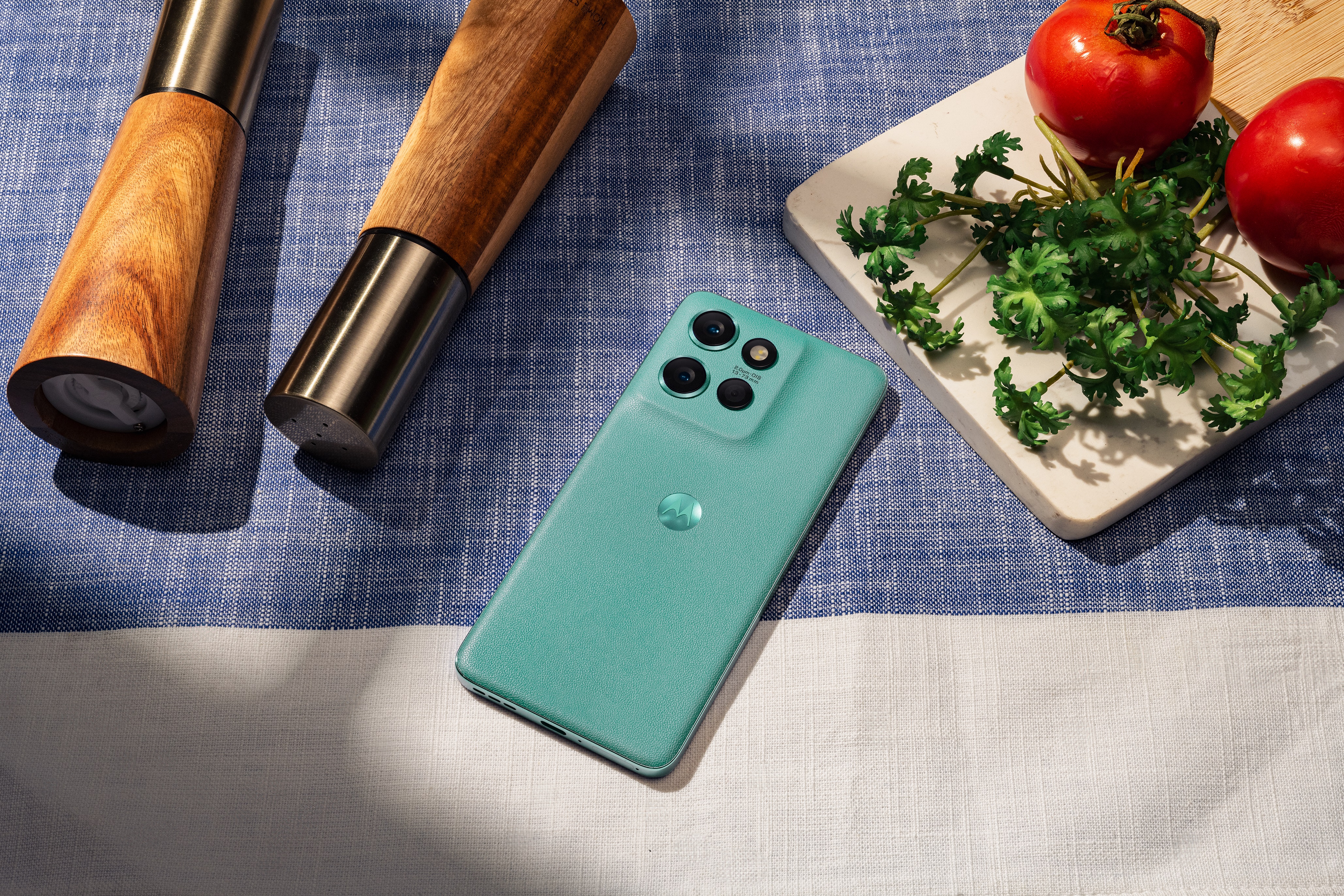 2025_MOTOROLA EDGE_PARIS_GALLERY SHOOT_PHOTOS_300dpi_31